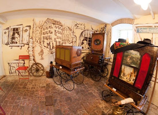 hungary/keszthely/attraction/surber-zeneautomata-es-fonograf-muzeuma