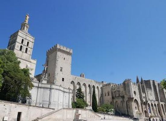 france/avignon/attraction/palais-des-papes