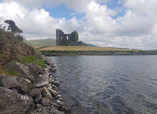 ireland/county-kerry/attraction/ballycarbery-castle