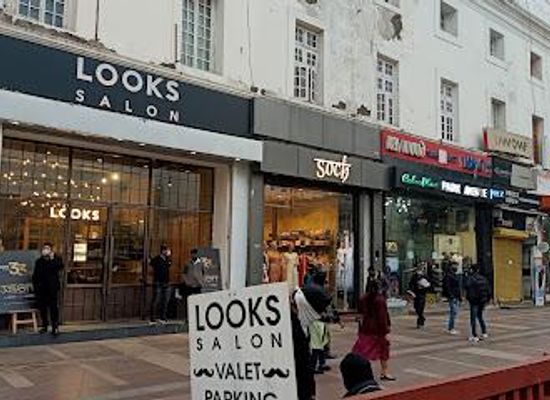 india/delhi/attraction/looks-salon-regal-building-connaught-place