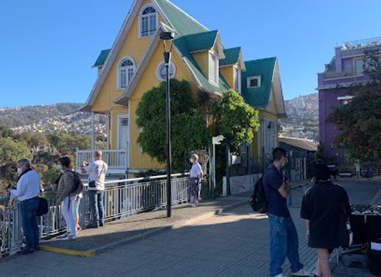 chile/valparaiso/cerro-bellavista/attraction/escalera-de-colores