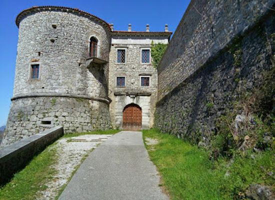 slovenia/littoral/attraction/rihemberk
