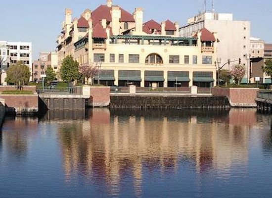 california/lodi/attraction/weber-point-events-center