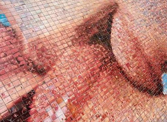 spain/barcelona/attraction/the-world-comes-to-life-with-each-kiss