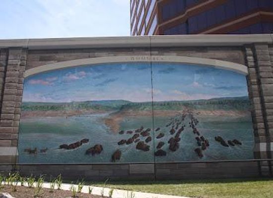 kentucky/covington/attraction/roebling-bridge-murals-by-robert-dafford