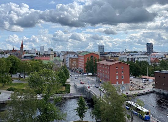 finland/tampere/hameenkatu/attraction/roof-walk-finlayson-area-amazing-city-oy