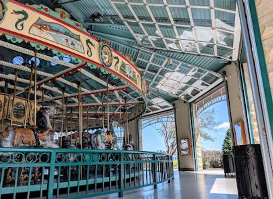 minnesota/saint-paul/attraction/cafesjian-s-carousel