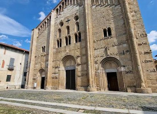 italy/lombardy/attraction/s-michele-maggiore-church