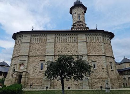 romania/suceava/attraction/dragomirna-monastery