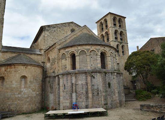france/midi-pyrenees/attraction/abbaye-de-caunes-minervois