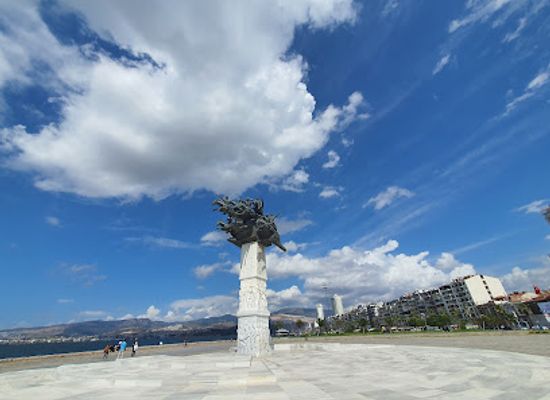 turkiye/izmir/attraction/alsancak-gundogdu-meydani