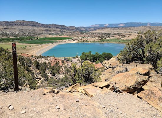 utah/escalante/attraction/escalante-petrified-forest-state-park