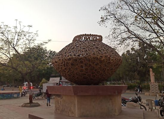 india/rajkot/attraction/race-course-garden
