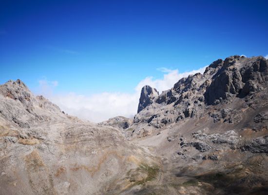 spain/picos-de-europa/attraction/collado-de-los-horcados-rojos