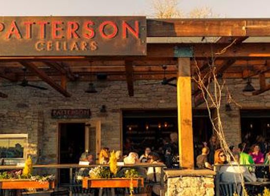 washington/puget-sound/attraction/patterson-cellars-tasting-room-hollywood-hill