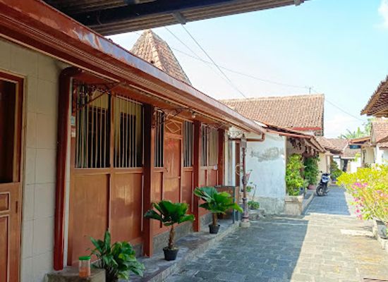 indonesia/java/attraction/between-two-gates