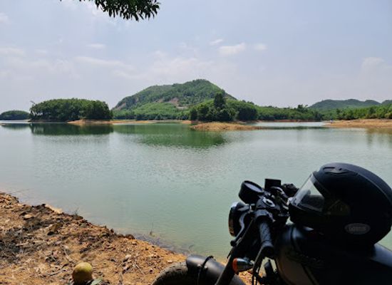 vietnam/south-central-coast/attraction/camping-site-hoa-trung-lake