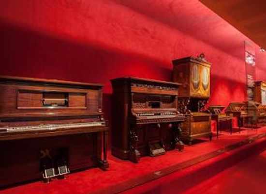 spain/barcelona/attraction/museu-de-la-musica-de-barcelona