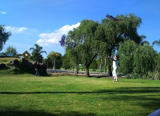 mexico/queretaro/juriquilla/attraction/expo-lago-juriquilla