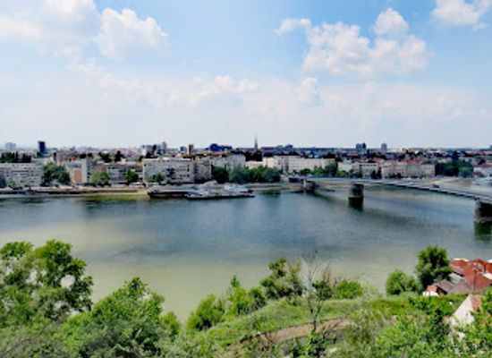 serbia/southern-and-eastern-serbia/attraction/petrovaradin-fortress-clock
