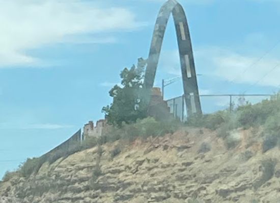 new-mexico/gallup/attraction/route-66-loop-statue