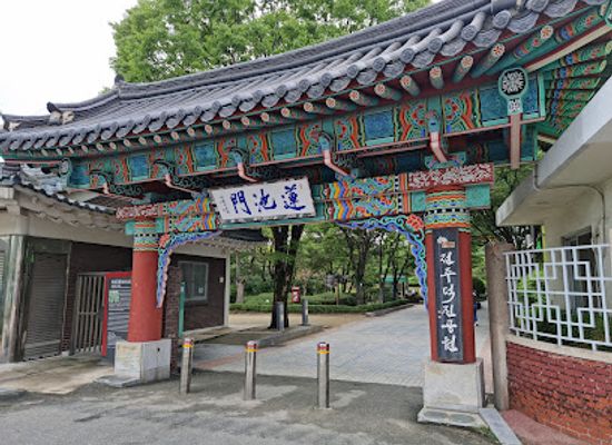 south-korea/jeonju/attraction/deokjin-park
