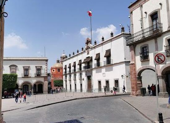 mexico/queretaro/attraction/pl-de-armas