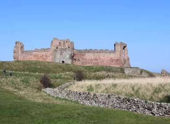 united-kingdom/dundee/attraction/tantallon-castle
