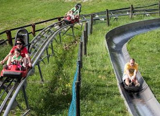 hungary/budapest/attraction/visegrad-bobsled