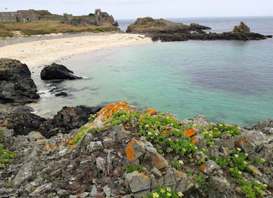 guernsey/sark/attraction/corblets-beach