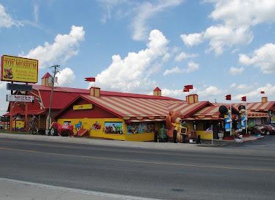 missouri/branson/attraction/world-s-largest-toy-museum-complex