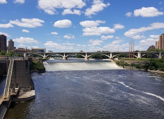 minnesota/twin-cities-metropolitan-area/attraction/central-mississippi-riverfront-regional-park