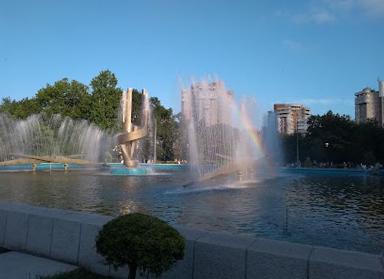 romania/constanta-area/attraction/trainstation-park-s-fountain
