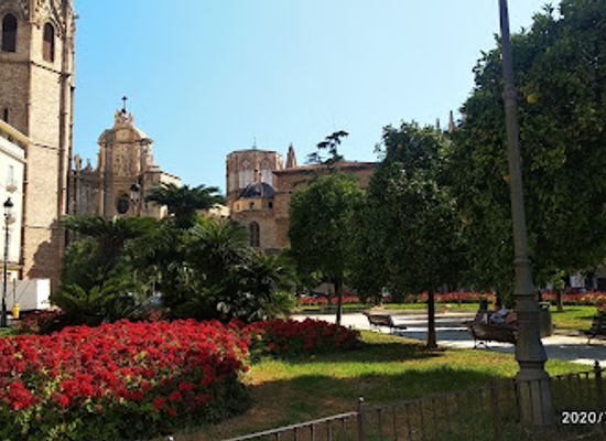 spain/valencian-community/attraction/placa-de-la-reina