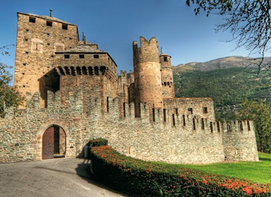 italy/valle-d-aosta/attraction/castello-di-fenis