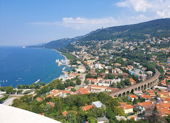 slovenia/gorizia/attraction/victory-lighthouse
