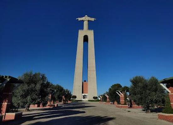 portugal/lisbon/attraction/sanctuary-of-christ-the-king-portugal