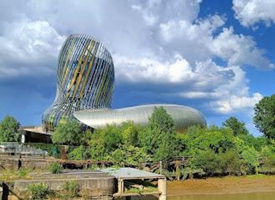 france/bordeaux/attraction/cite-du-vin