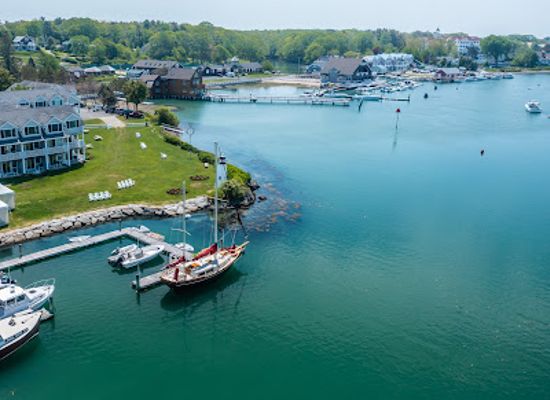 maine/kennebunkport/attraction/pineapple-ketch
