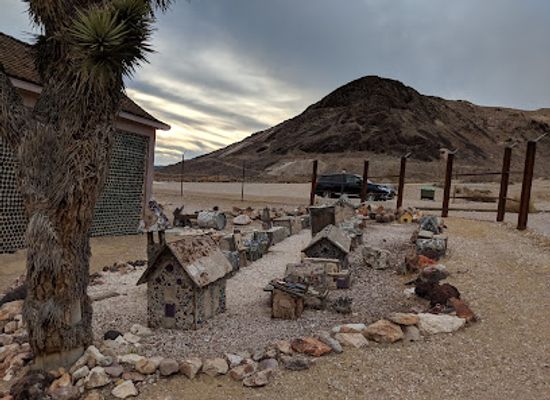 nevada/western-nevada/attraction/tom-kelly-s-bottle-house