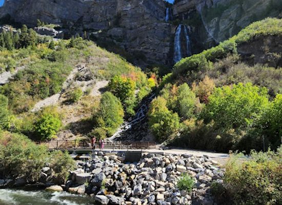 utah/uinta-wasatch-cache-national-forest/attraction/bridal-veil-falls-view-area