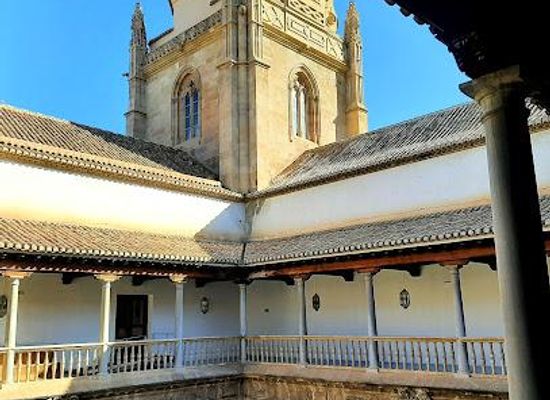spain/sierra-nevada/attraction/hospital-real-granada