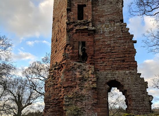 united-kingdom/cumbria/attraction/kirkoswald-castle