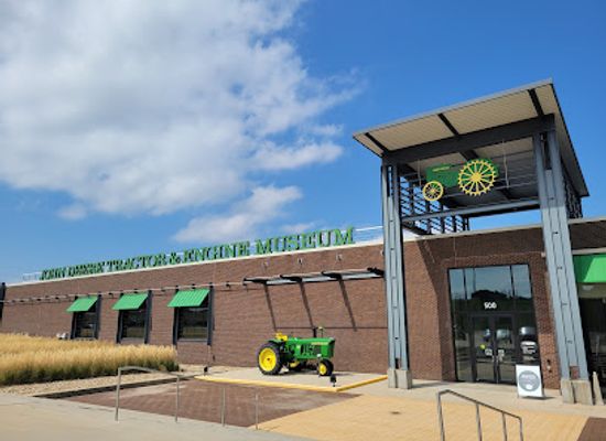 iowa/waterloo/attraction/john-deere-tractor-engine-museum