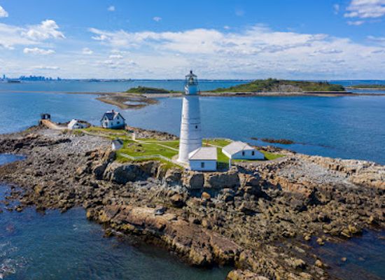 massachusetts/the-islands/attraction/boston-light