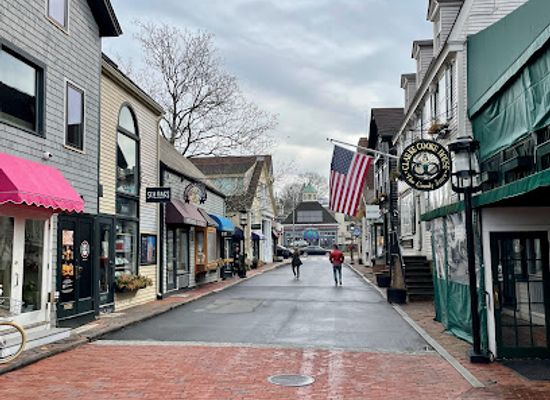 rhode-island/east-greenwich/attraction/bowen-s-wharf