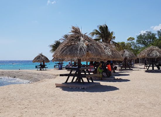 curacao/piscadera/attraction/parasasa-beach