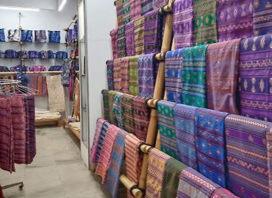bhutan/paro/attraction/national-handicraft-emporium