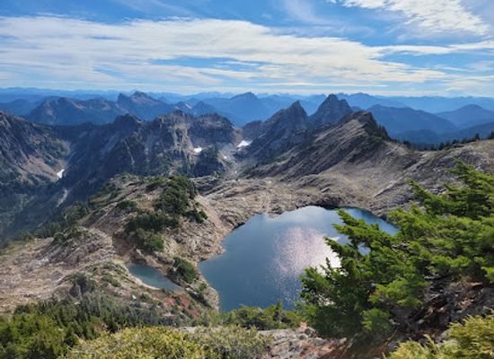 washington/northern-cascades/attraction/gothic-basin-trailhead