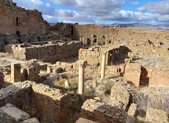 algeria/timgad-ruins/attraction/byzantine-fort-on-the-aqua-septimiana-felix